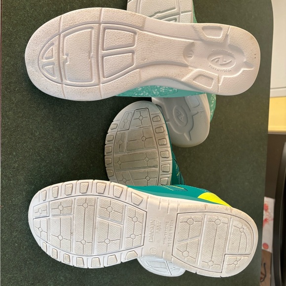 Athletic Works Women's Teal and Yellow Sneakers - Picture 2 of 4